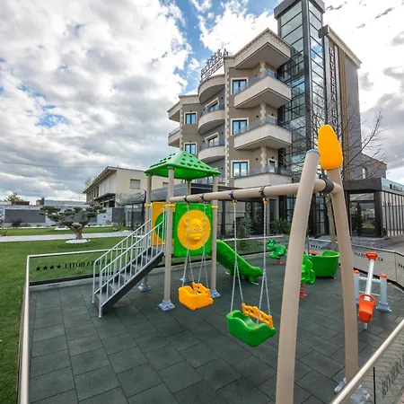 Riviera Ξενοδοχείο 4*