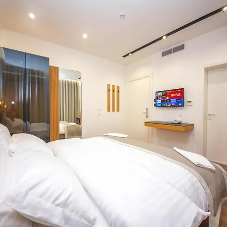 Riviera Hotell 4*