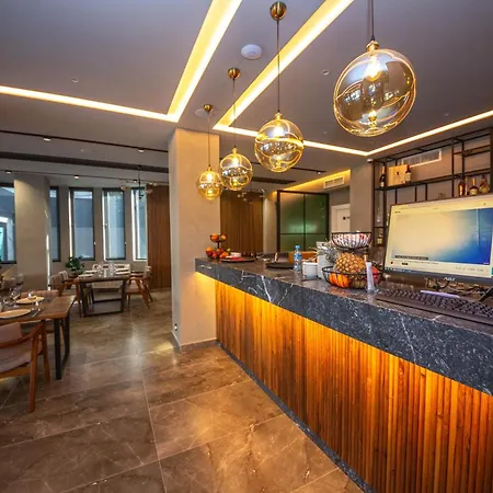 Riviera Hotell