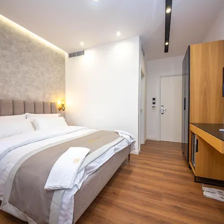 Riviera Hotell